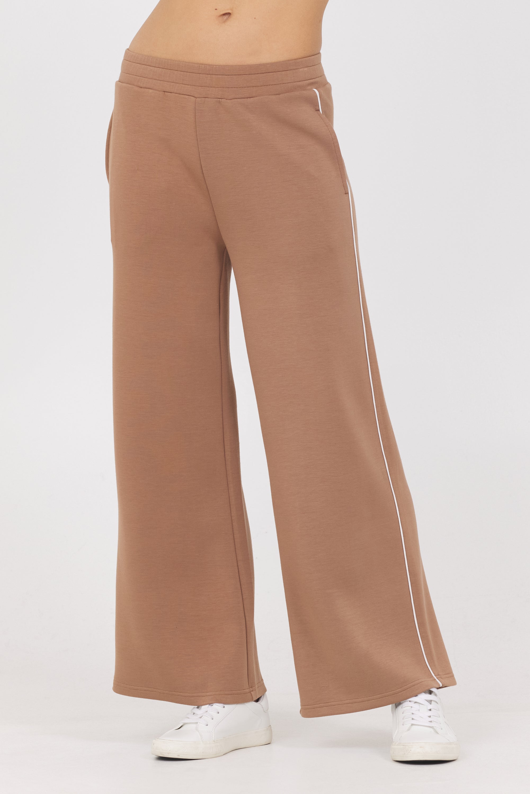 Cloud w/ Piping Wide Leg