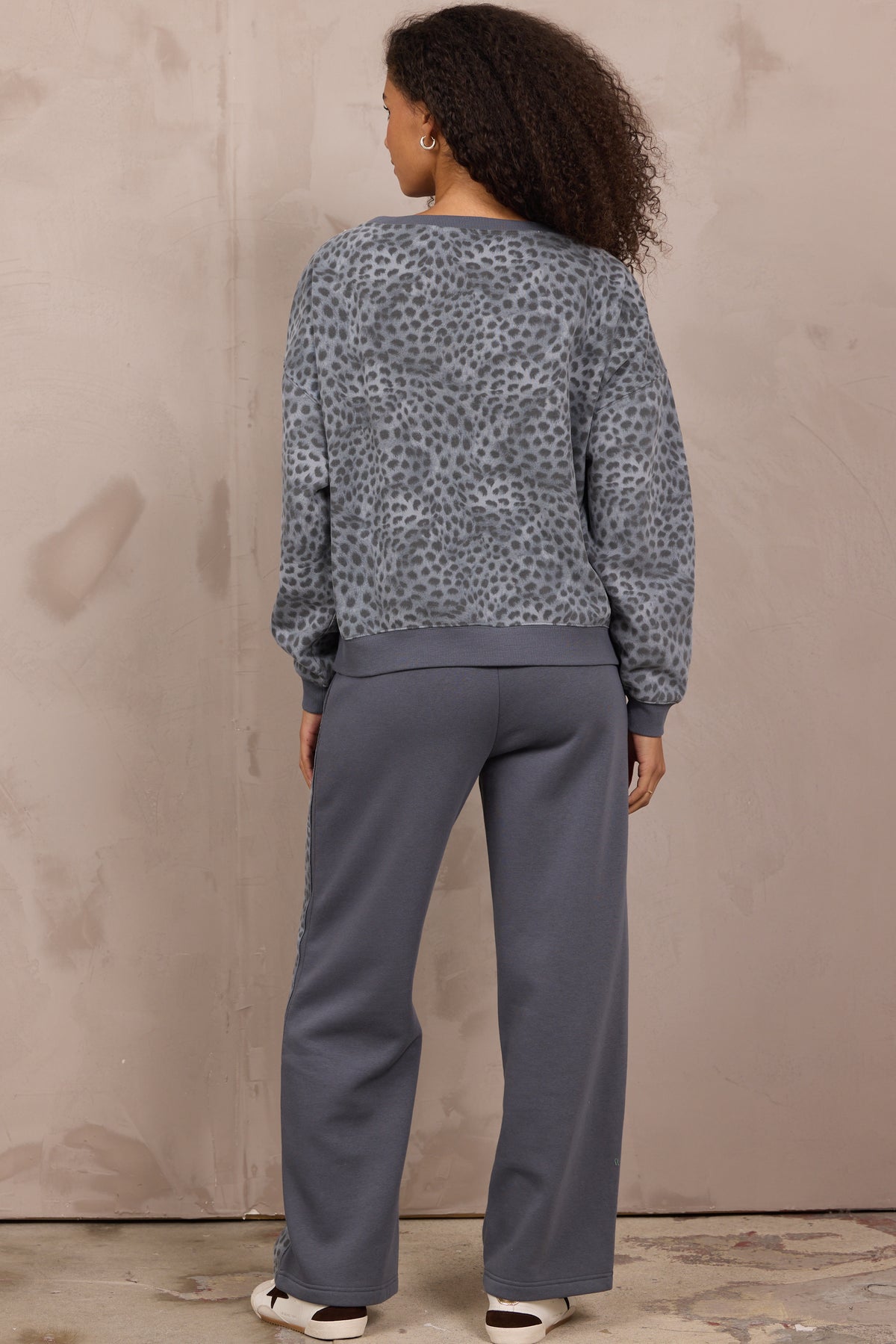 Printed Fleece 2-Piece Set in Washed Charcoal Leopard