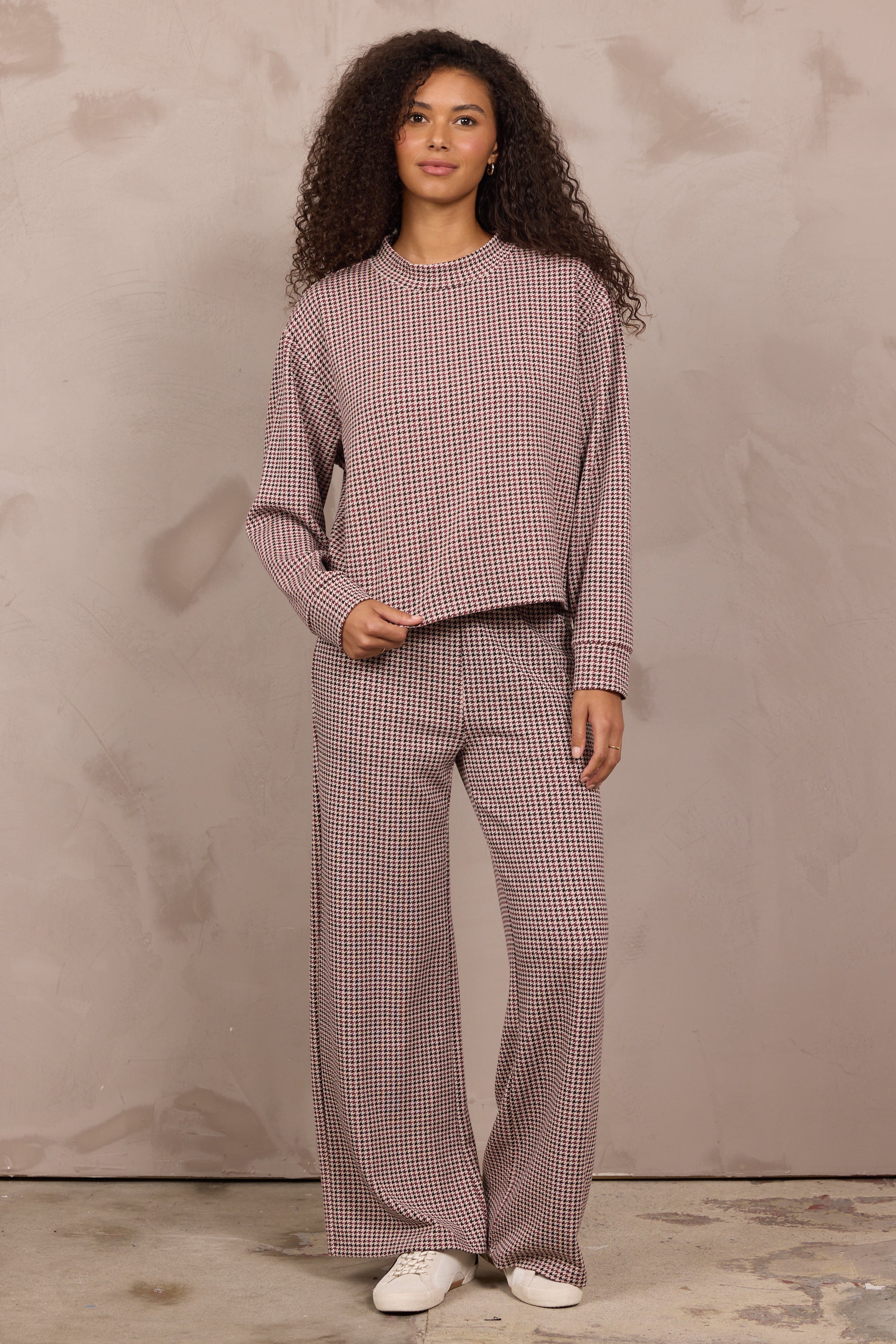 Houndstooth Printed Cloud Mock neck