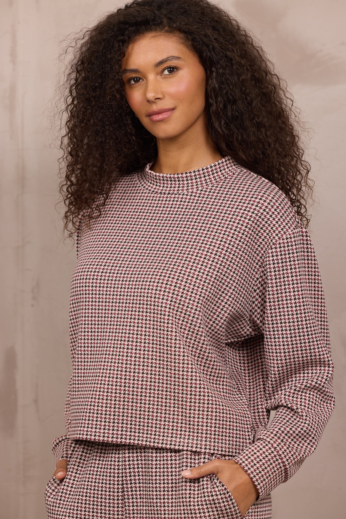 Houndstooth Printed Cloud Mock neck