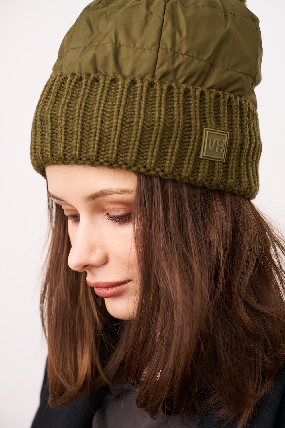 PUFFER POMPOM HAT - OLIVE