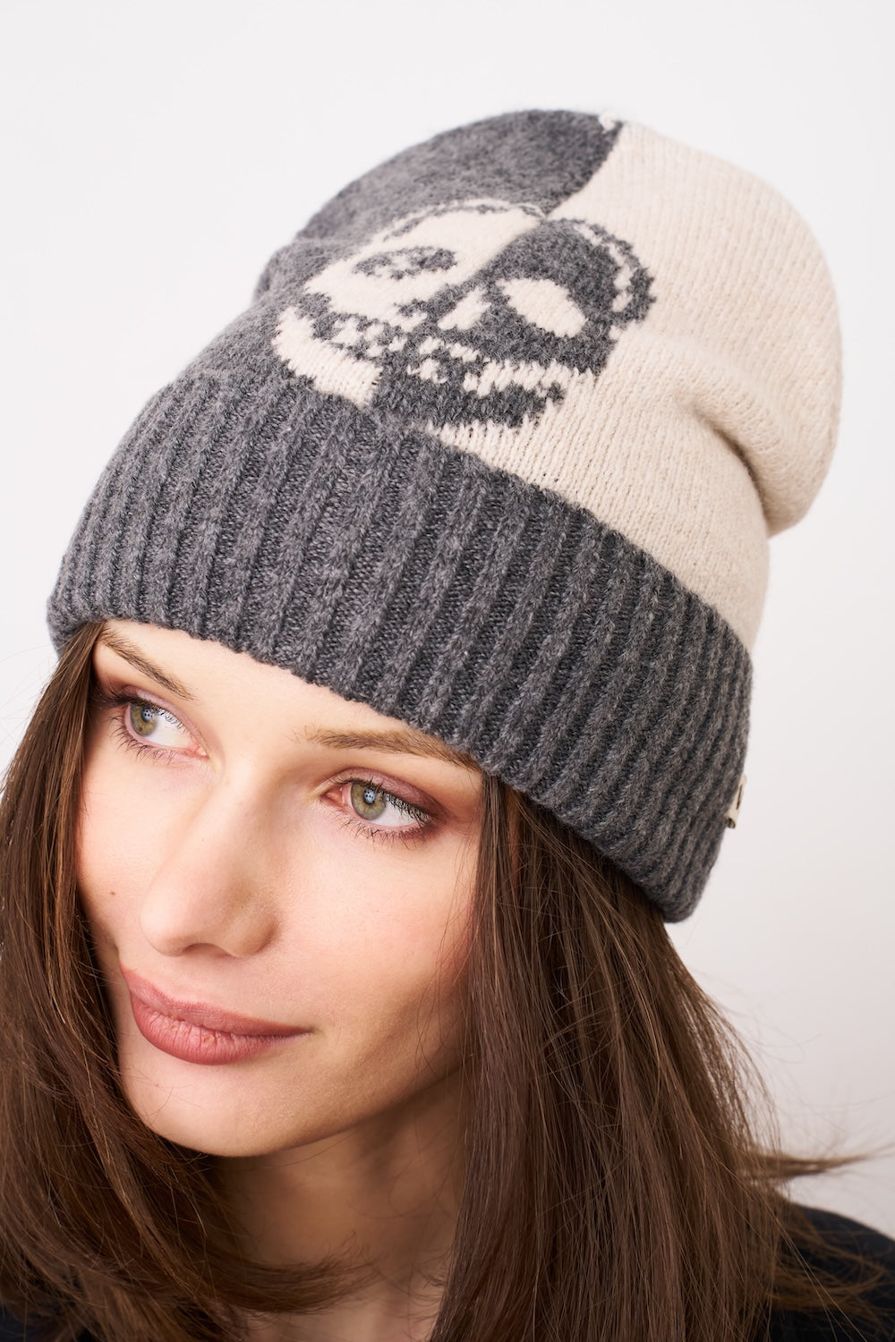 SKULL PATTERN BEANIE