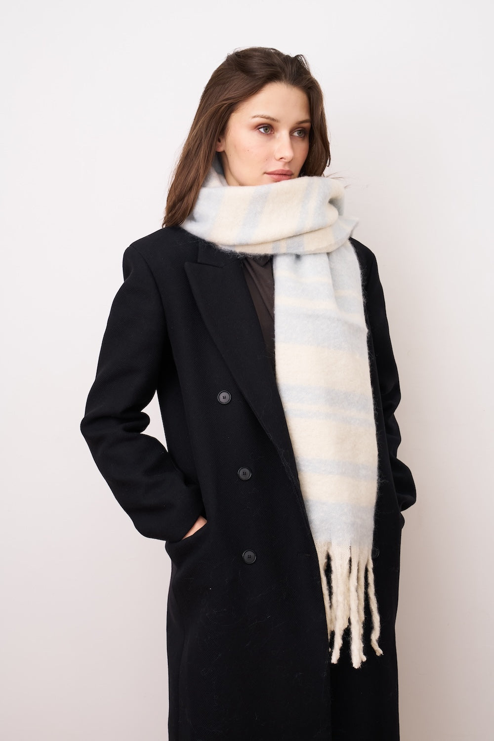 STRIPE BRUSH TASSEL SCARF - BLUE