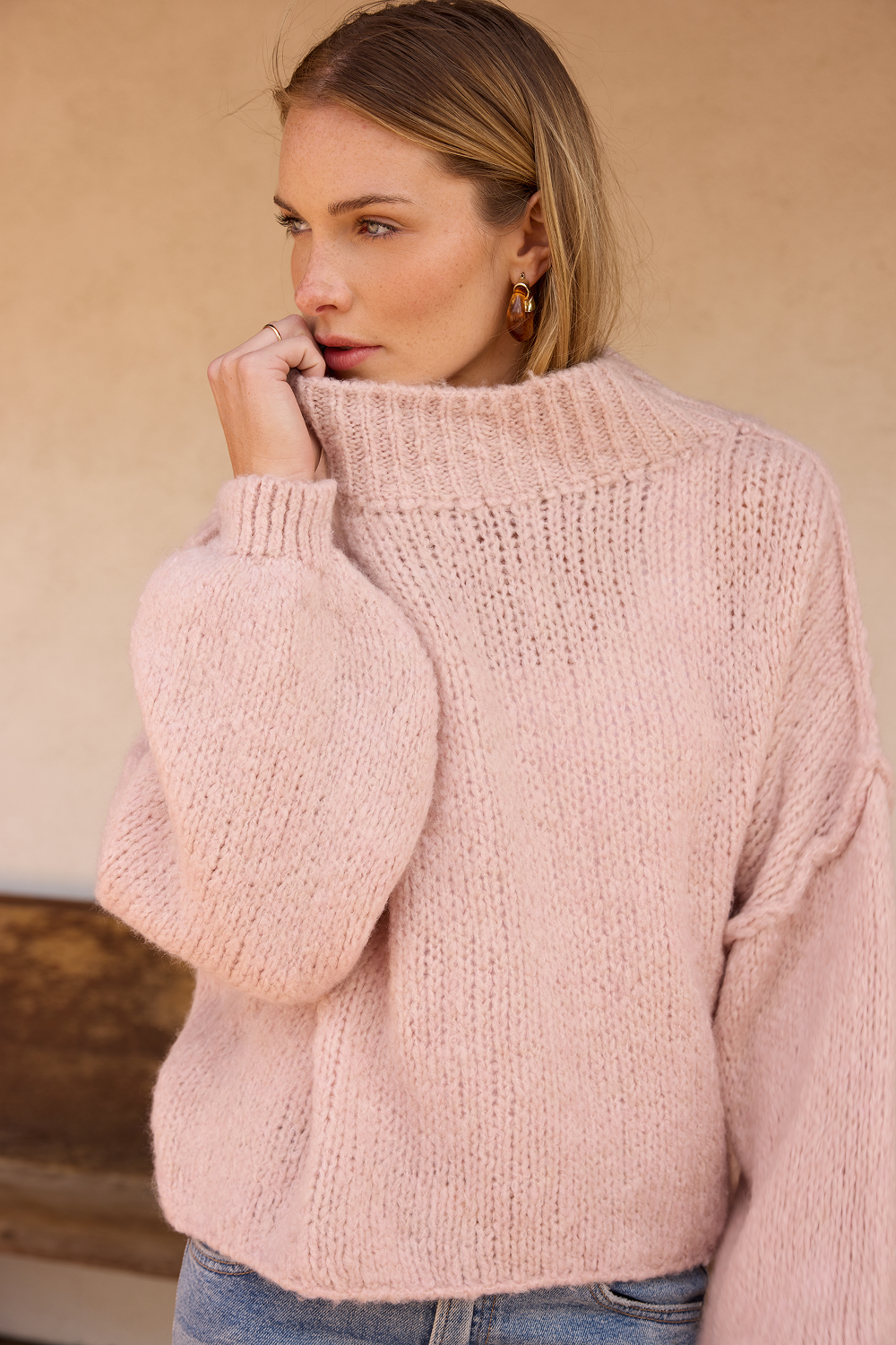 MOCK NECK SWEATER