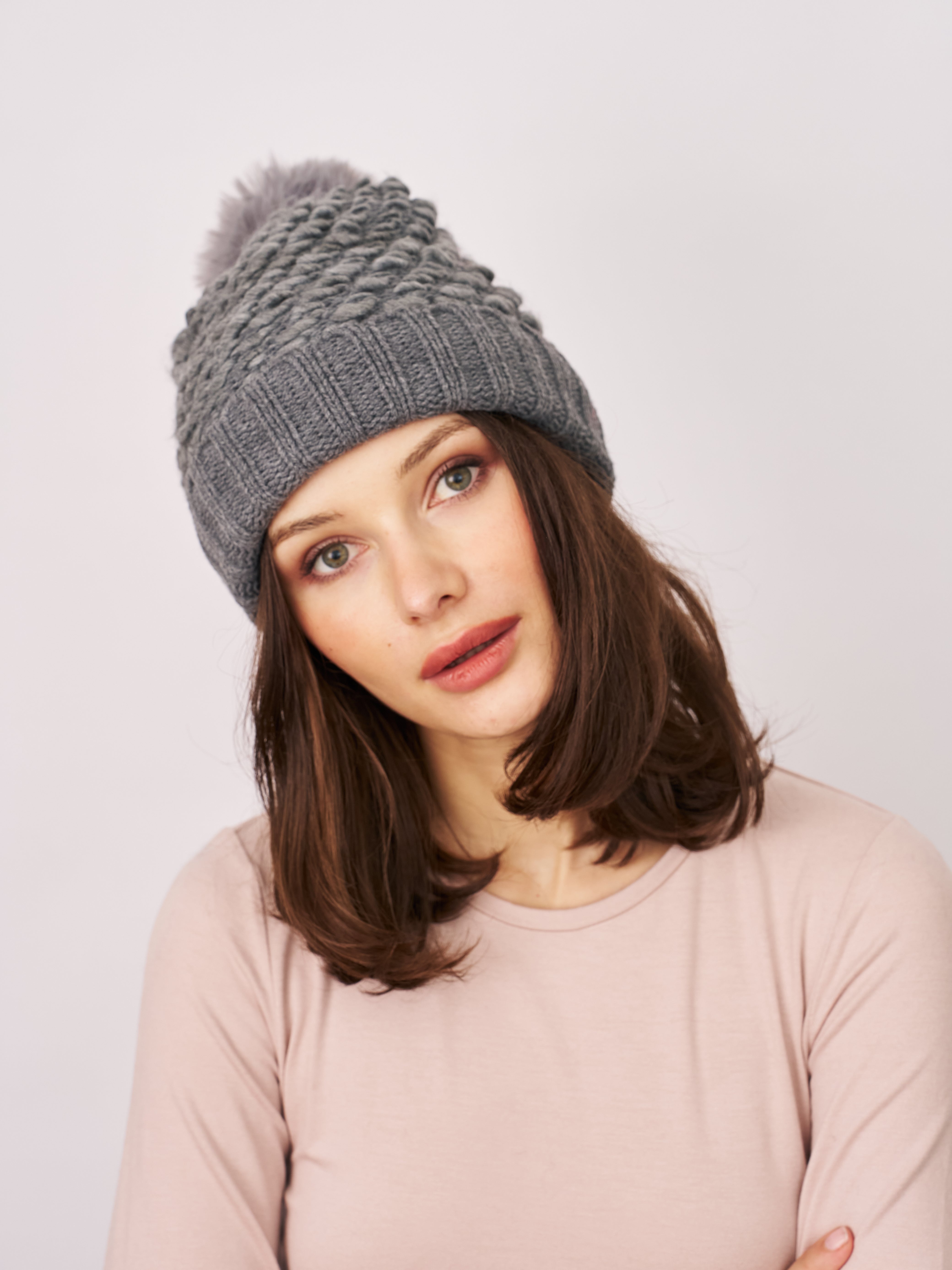 TURN UP POMPOM HAT - GREY