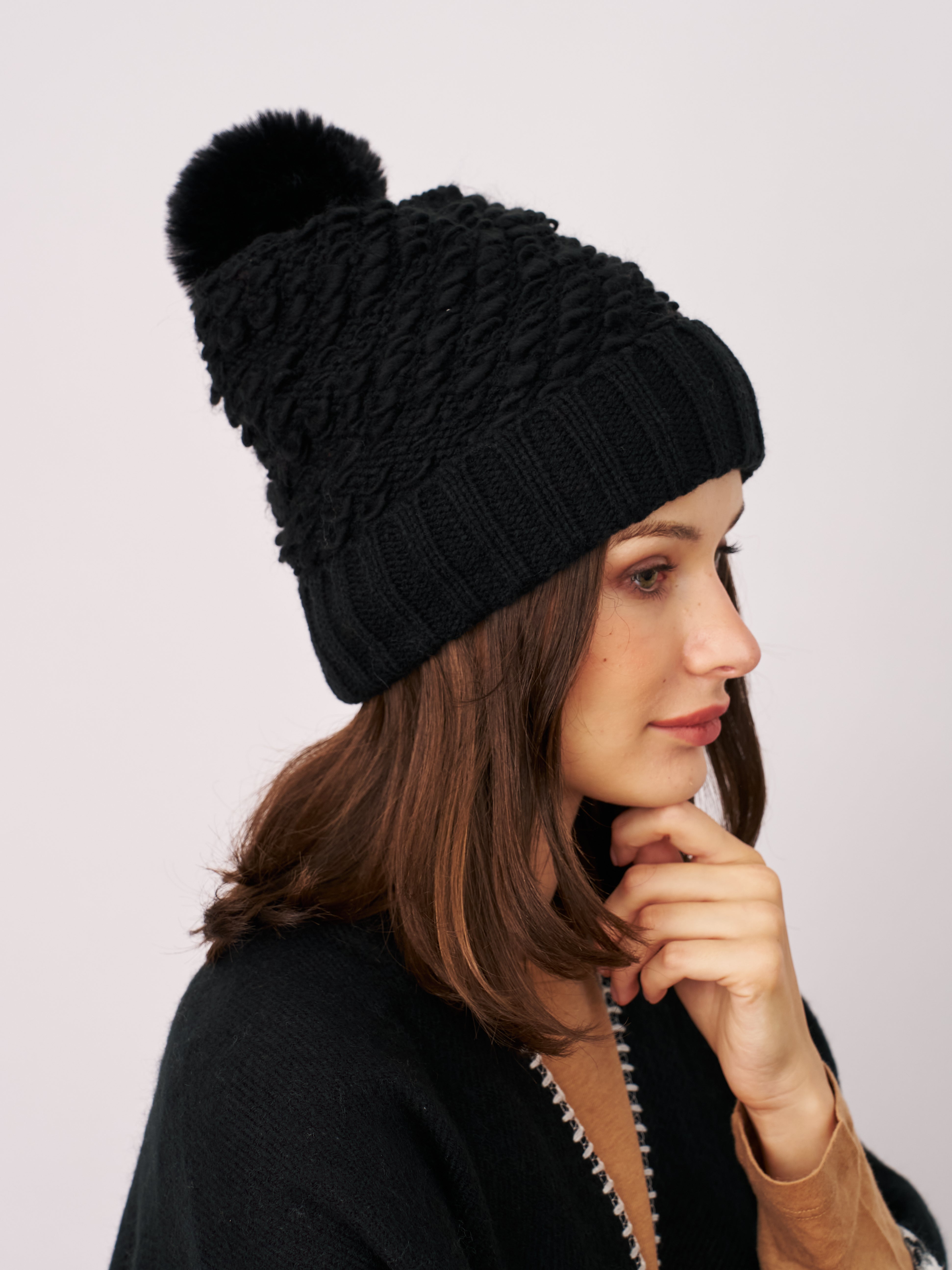 TURN UP POMPOM HAT - BLACK