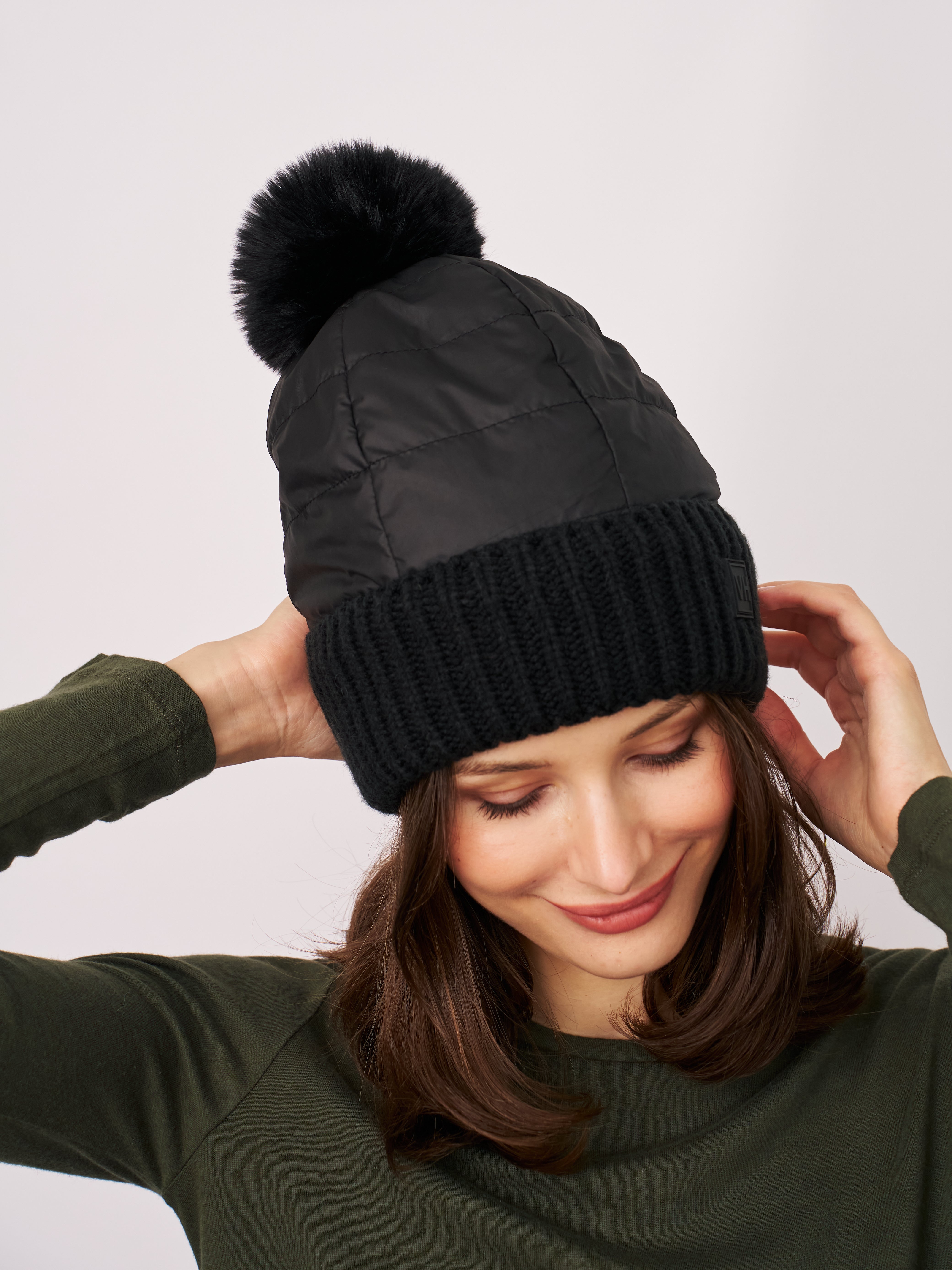 PUFFER POMPOM HAT - BLACK