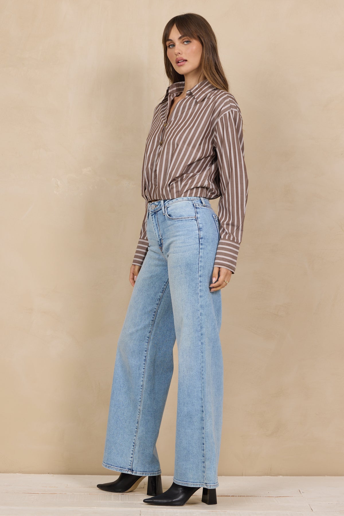 COLLARED BLOUSE W/ ELASTIC