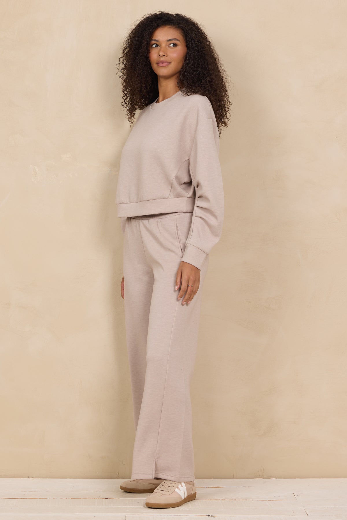 Cloud Fleece Crew w/ Sleeve Detail