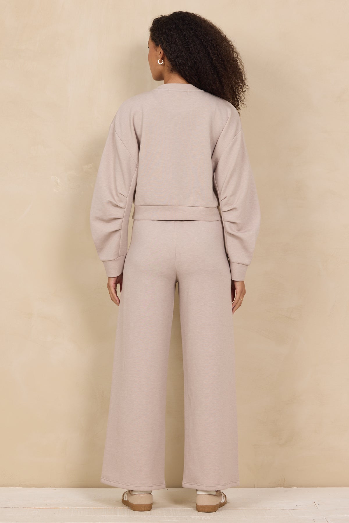 Cloud Fleece Crew w/ Sleeve Detail