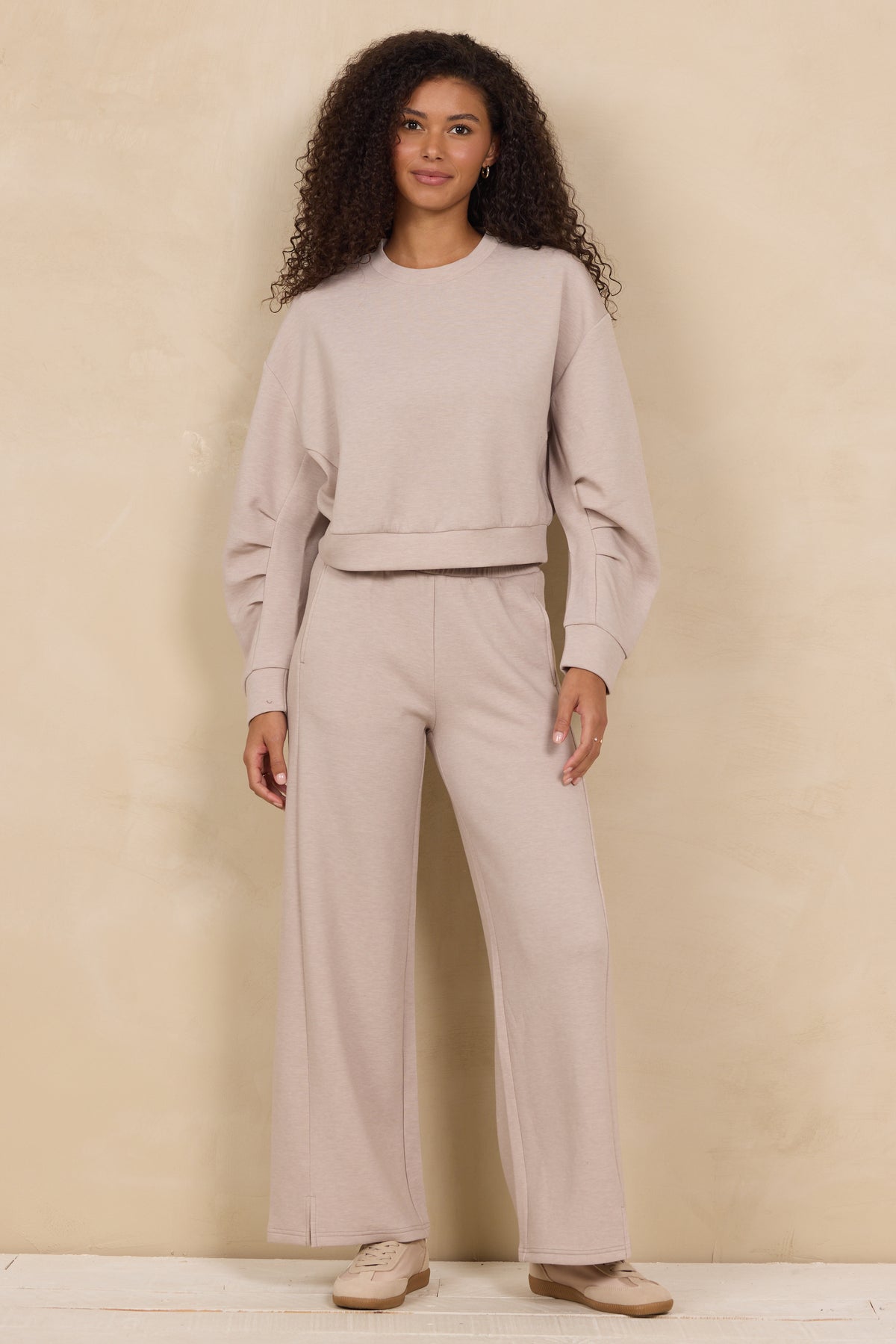 Cloud Fleece Crew w/ Sleeve Detail