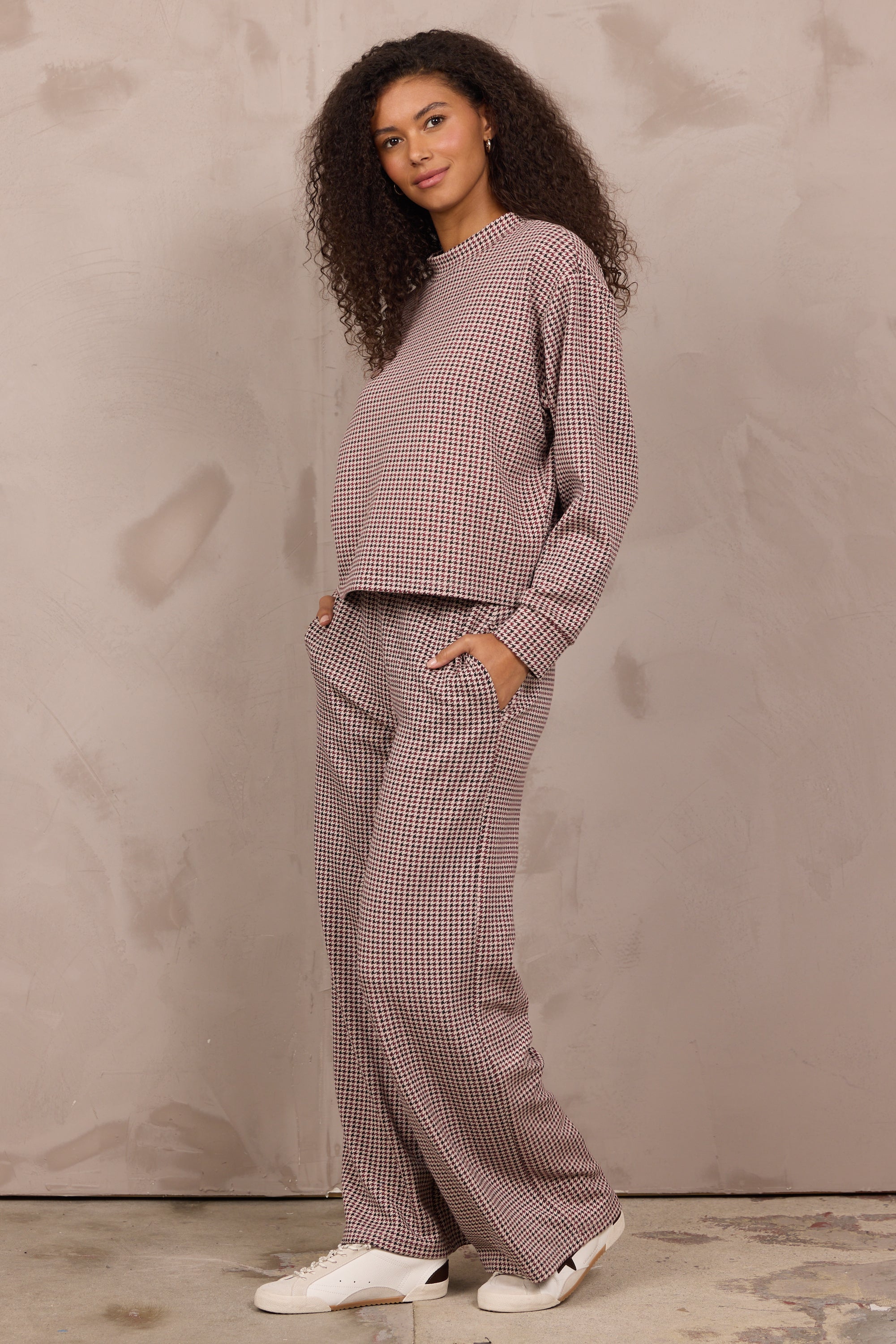 Houndstooth Printed Cloud Mock neck