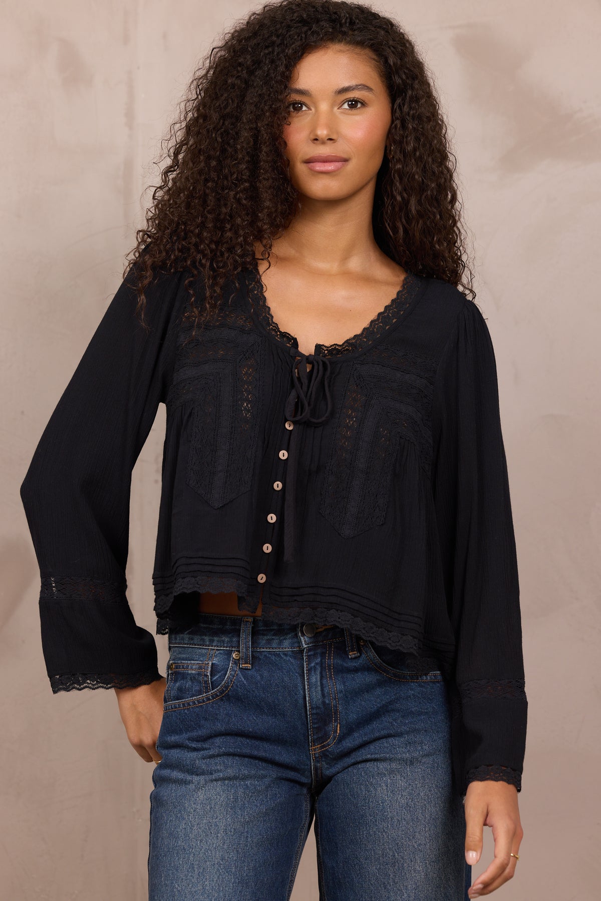 BLACK LONG SLEEVE BLOUSE W/ LACE DETAIL