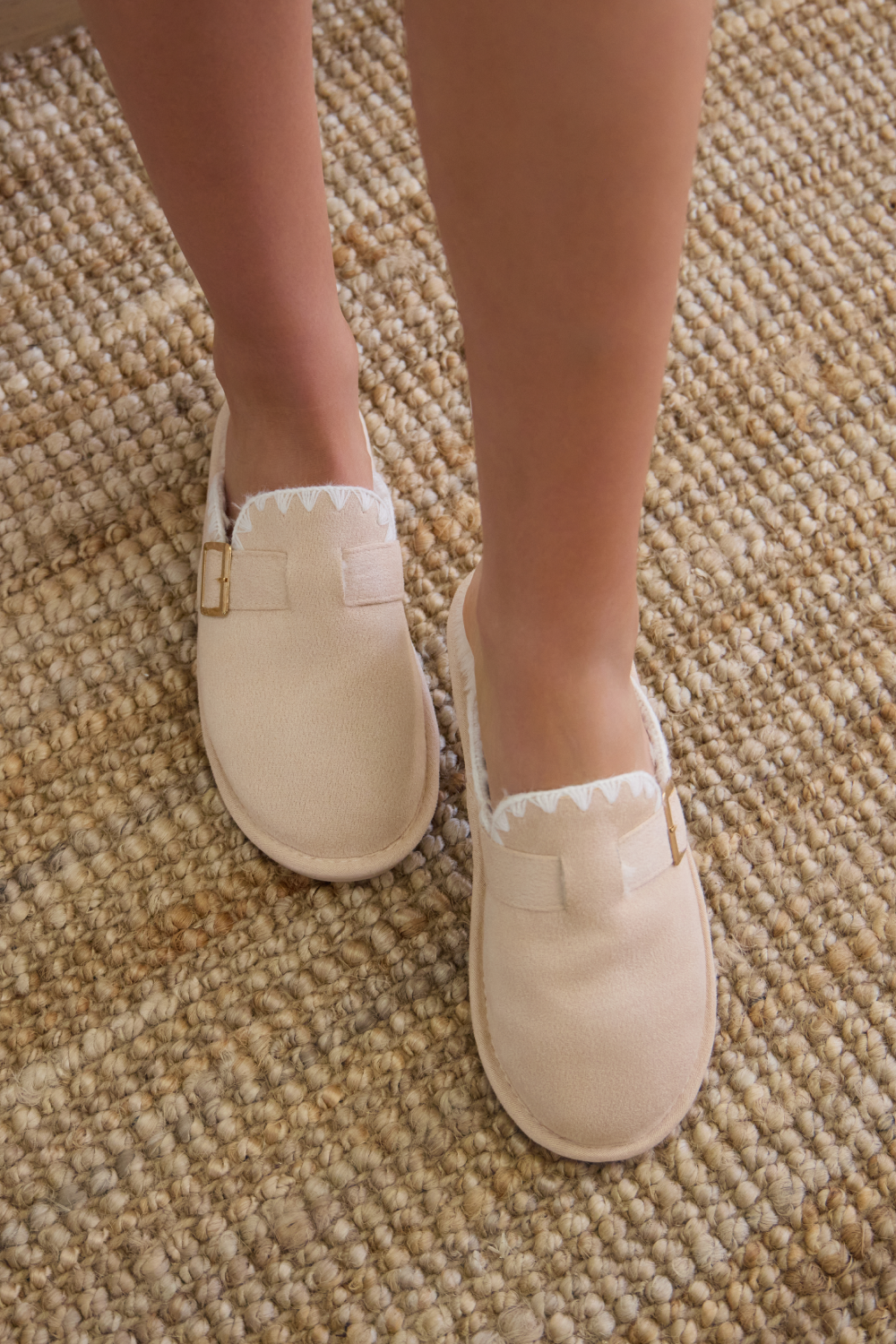 Ari- Beige