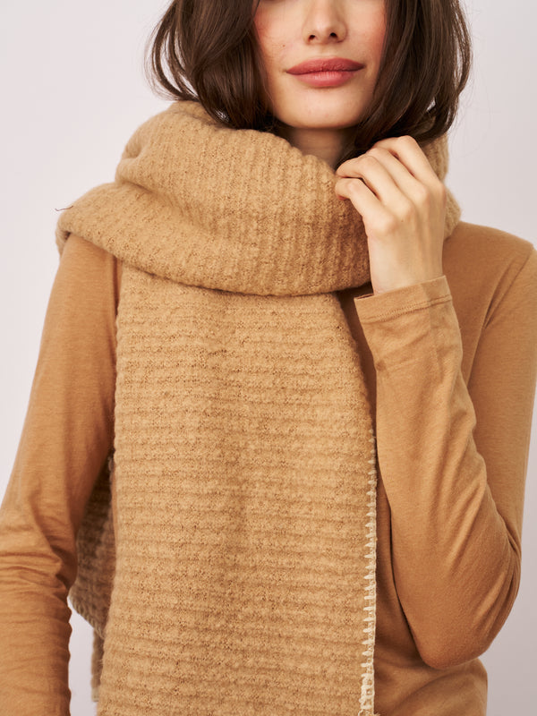 BLANKET STITCH KNIT SCARF - WHEAT/IVORY