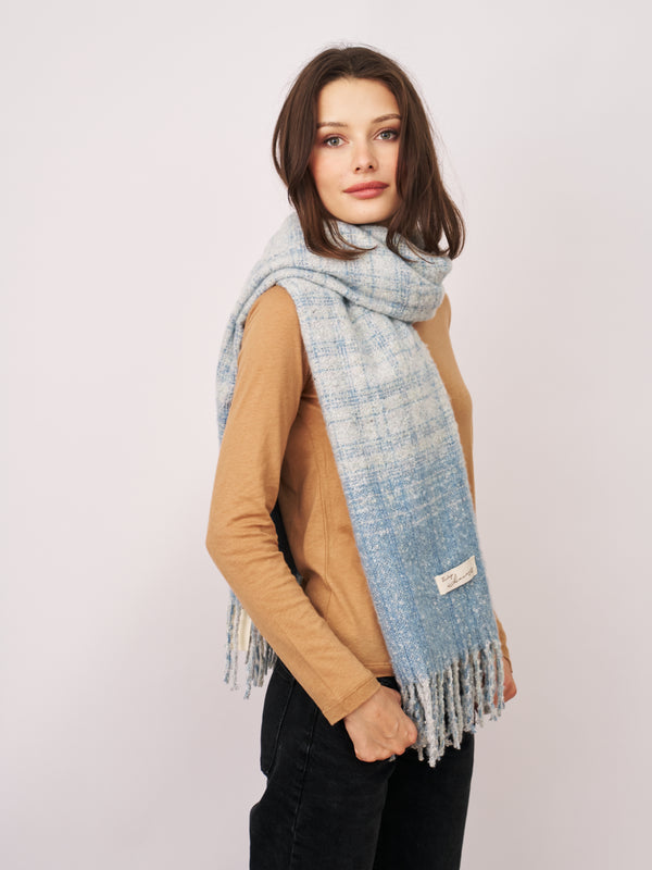 BOUCLE CHECK TASSEL SCARF - BLUE