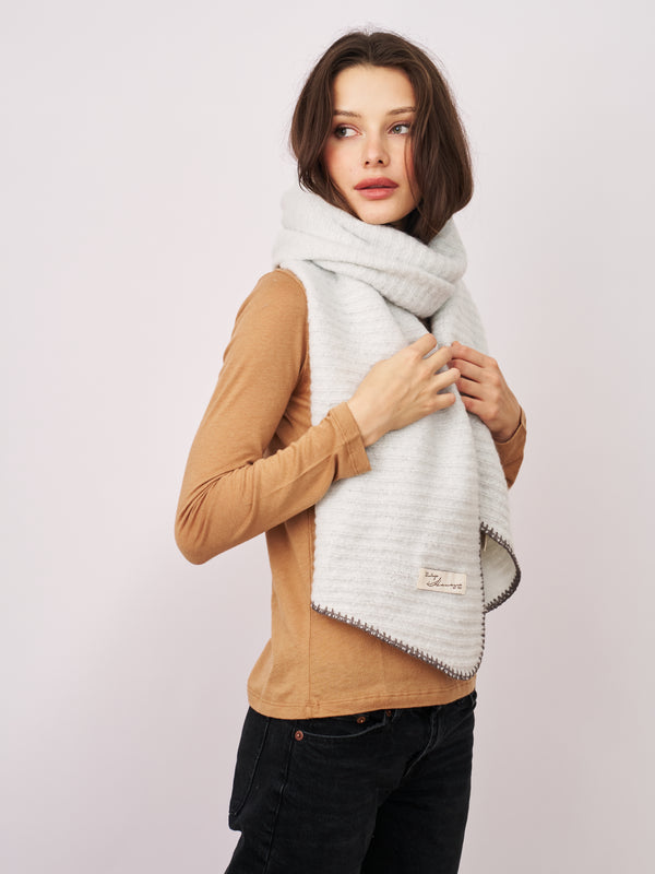 BLANKET STITCH KNIT SCARF - GREY/CHARCOAL