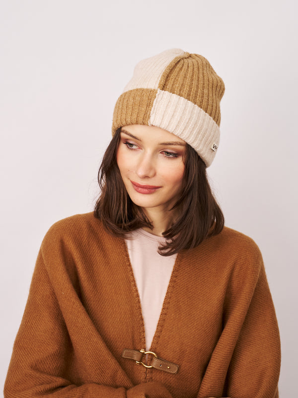 SEAM PATTERN BEANIE - TAN