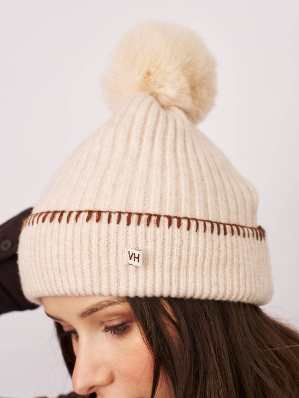 RIBBED POMPOM BEANIE - IVORY/TAN