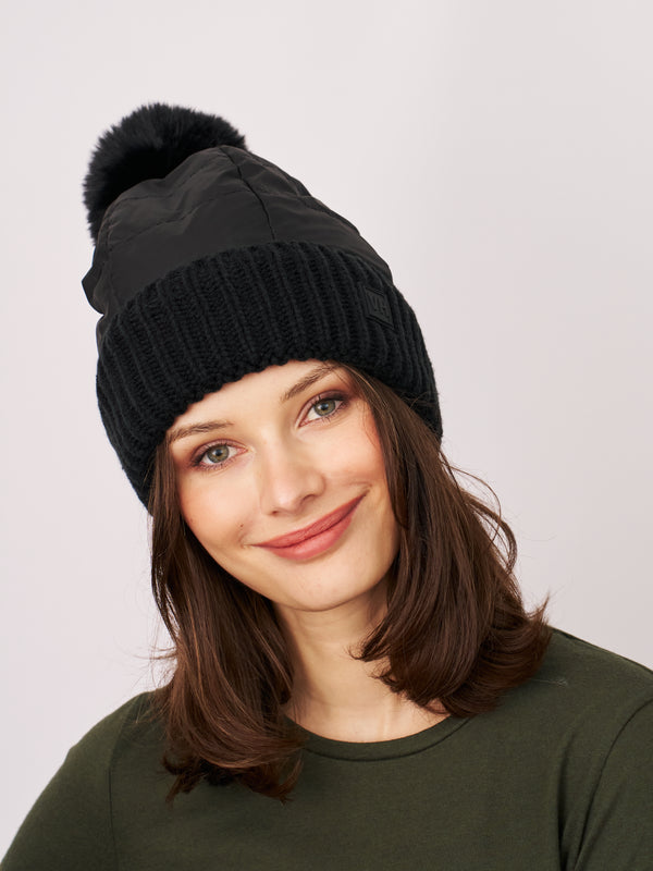 PUFFER POMPOM HAT - BLACK