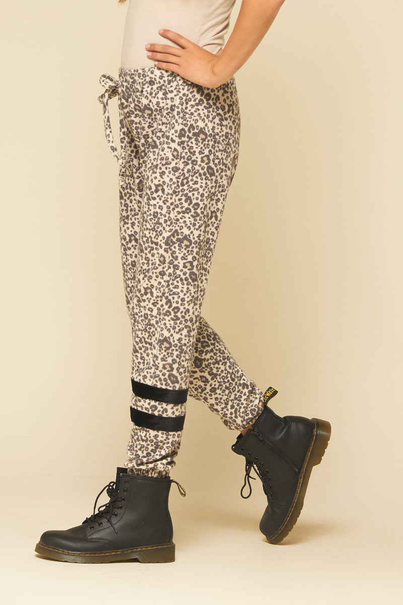 CHEETAH SCRUNCH JOGGER WITH VELVET