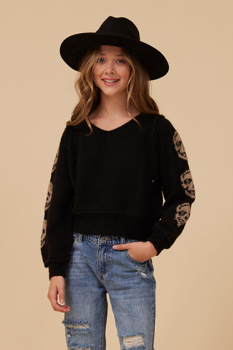 SKULL SLEEVE SWEATER