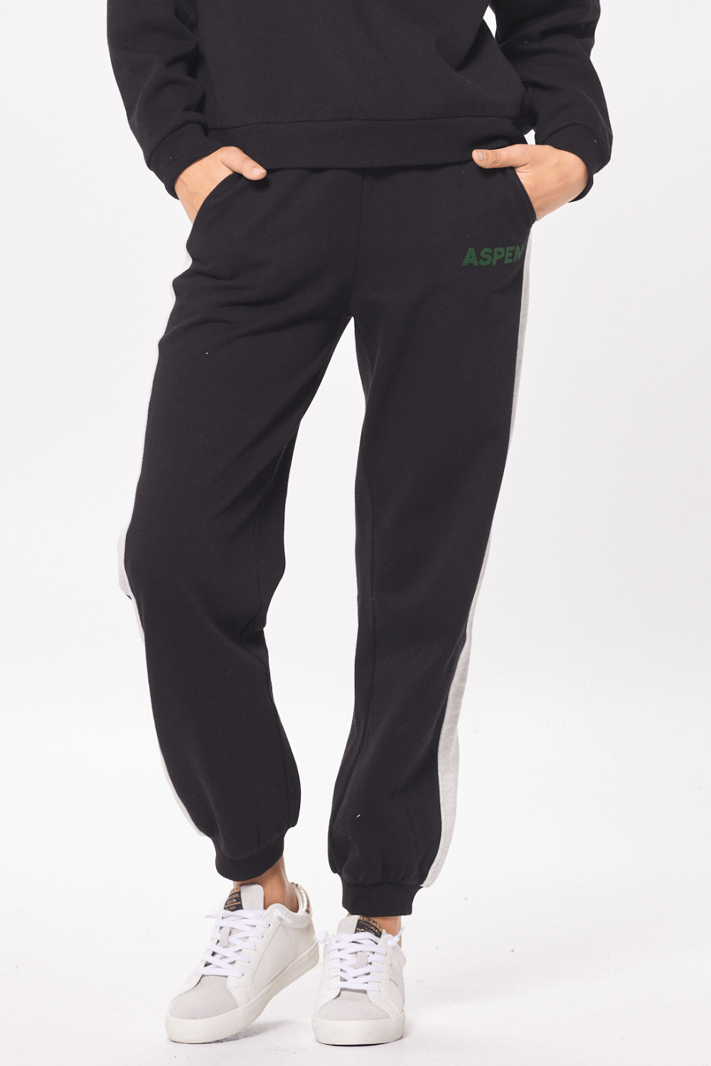 Small – Tagged joggers –